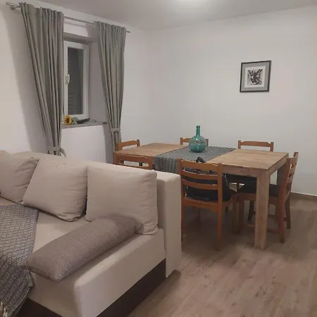 Dom wakacyjny Kuca Lucija